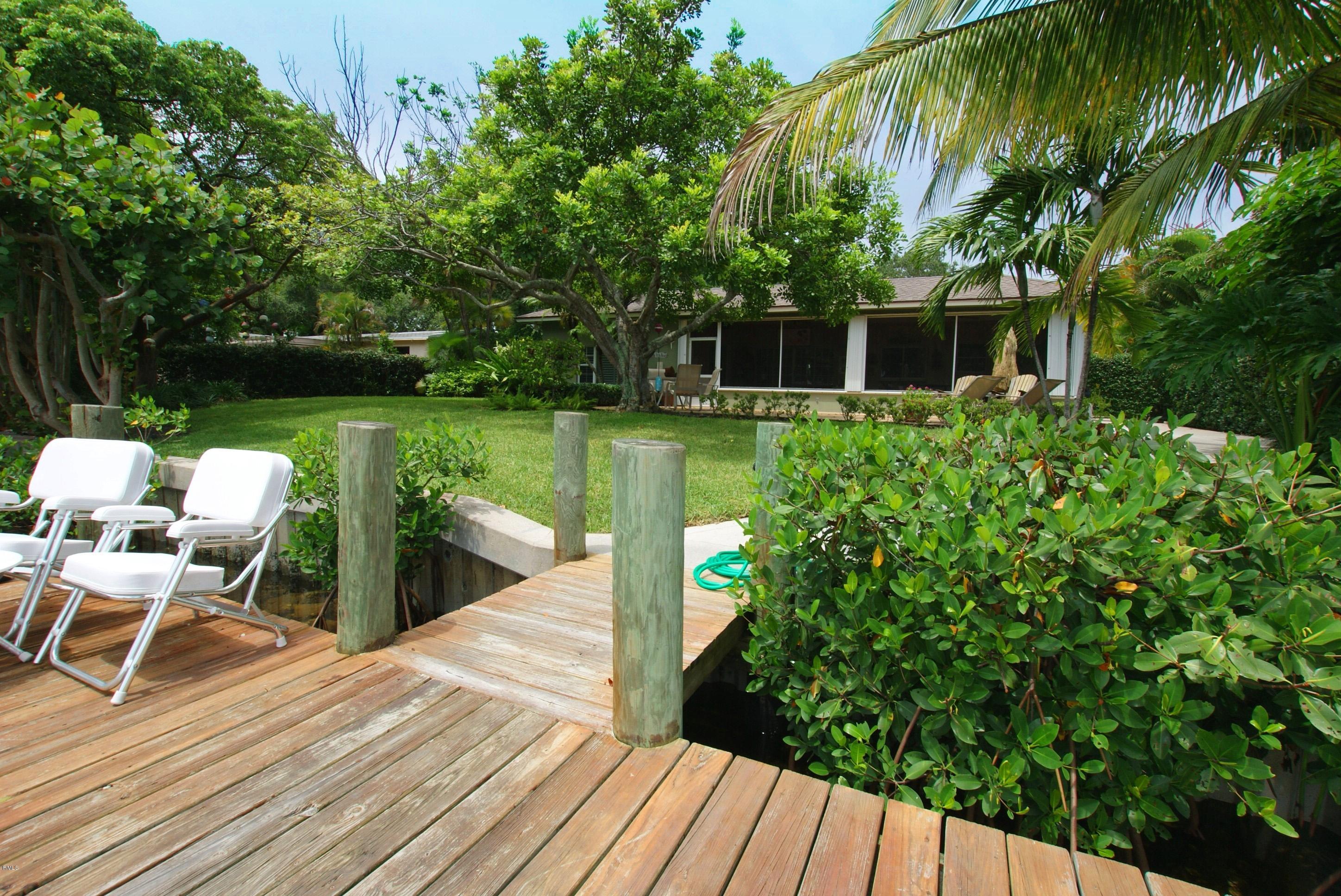 615 Paulina Road Jupiter, FL 33477 - Photo 3 of 23 Back ext 2