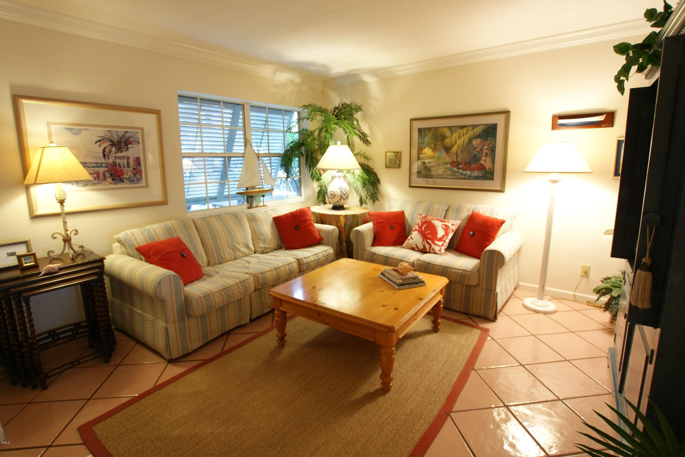 615 Paulina Road Jupiter, FL 33477 - Photo 5 of 23 Living Room