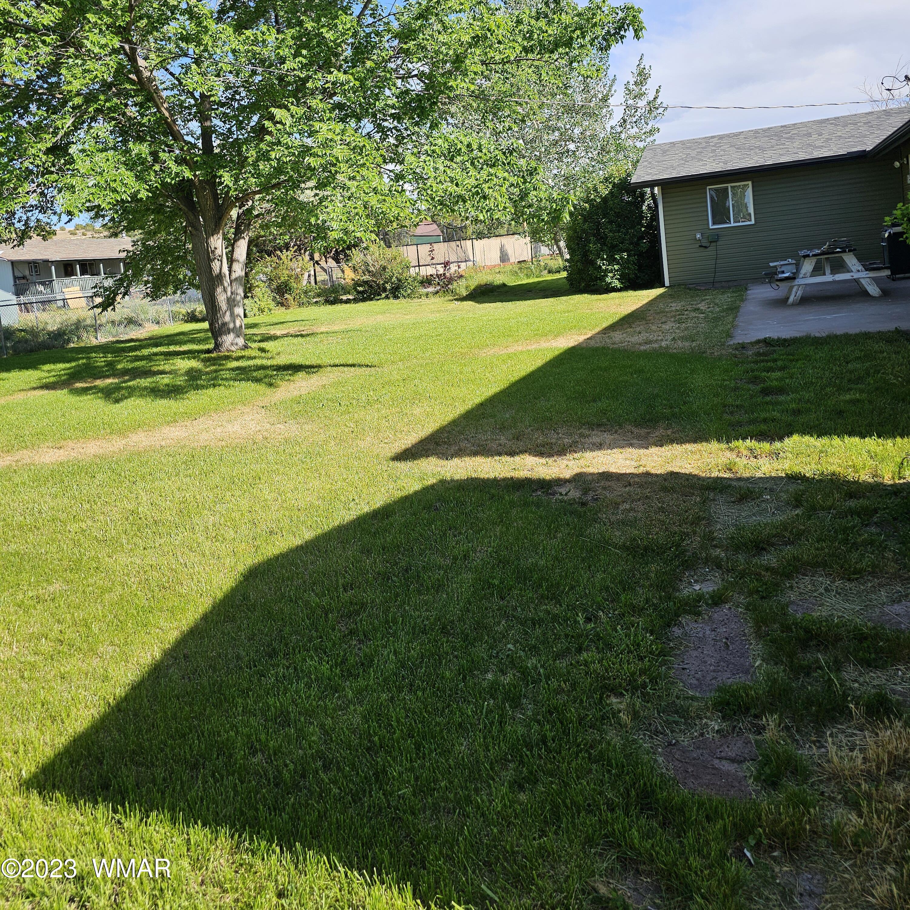 327 Brant Street Eagar, AZ 85925 - Photo 4 of 27