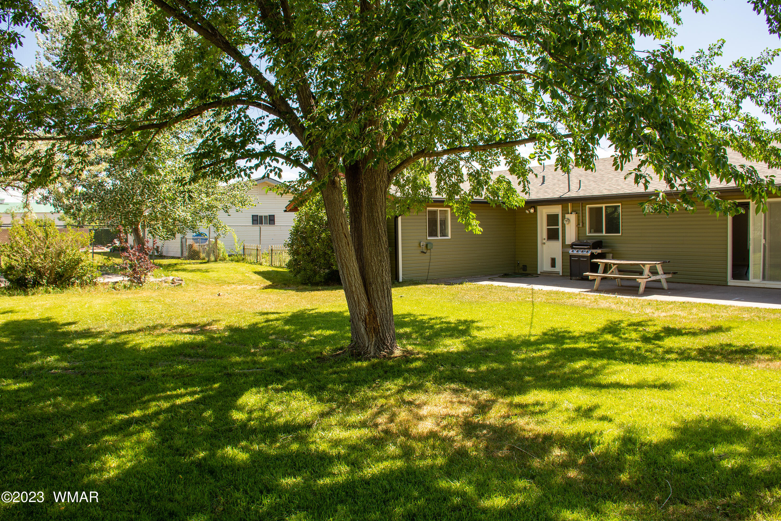327 Brant Street Eagar, AZ 85925 - Photo 7 of 27