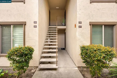 a view of a entryway of the house