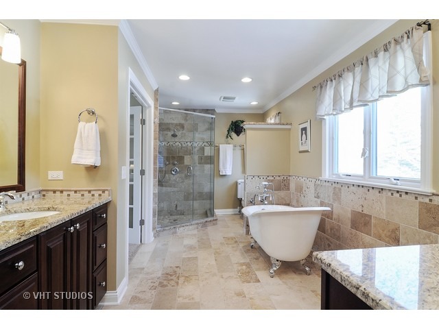 1019 Muirfield Road Inverness, IL 60067 - Photo 13 of 24