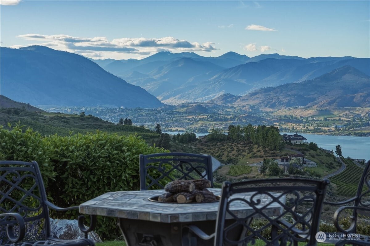 825 Hawks Meadow Road Chelan, WA 98816 - Photo 13 of 40
