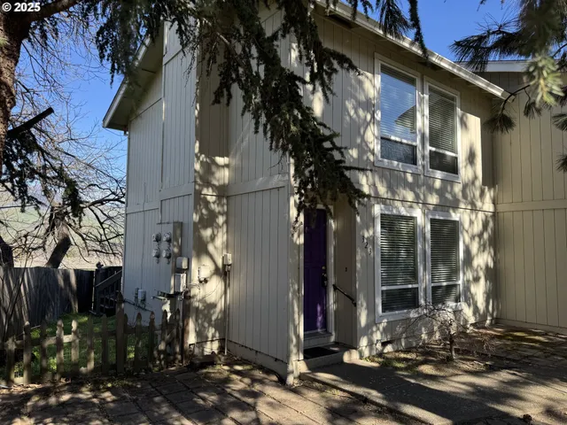 $275,000 | 323 Glenn Street, Ashland, OR 97520