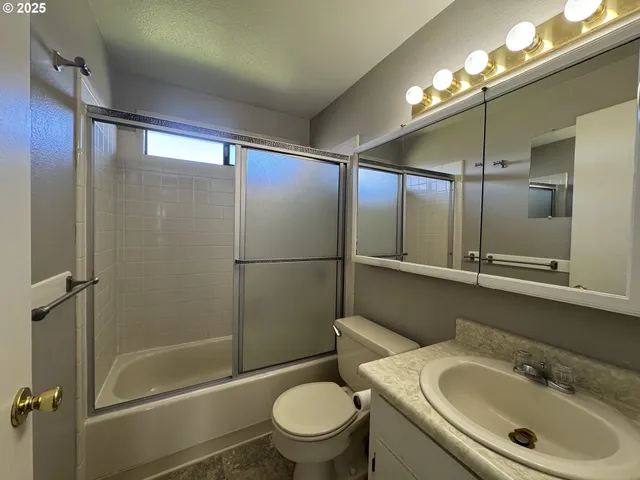 $275,000 | 323 Glenn Street, Ashland, OR 97520