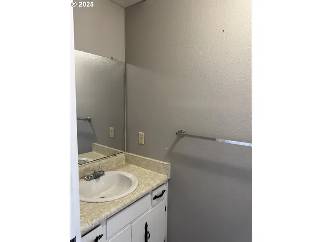 $275,000 | 323 Glenn Street, Ashland, OR 97520