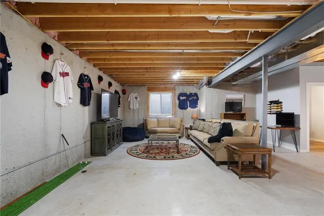 $535,000 | 2110 Chateau Place, Raymore, MO 64083