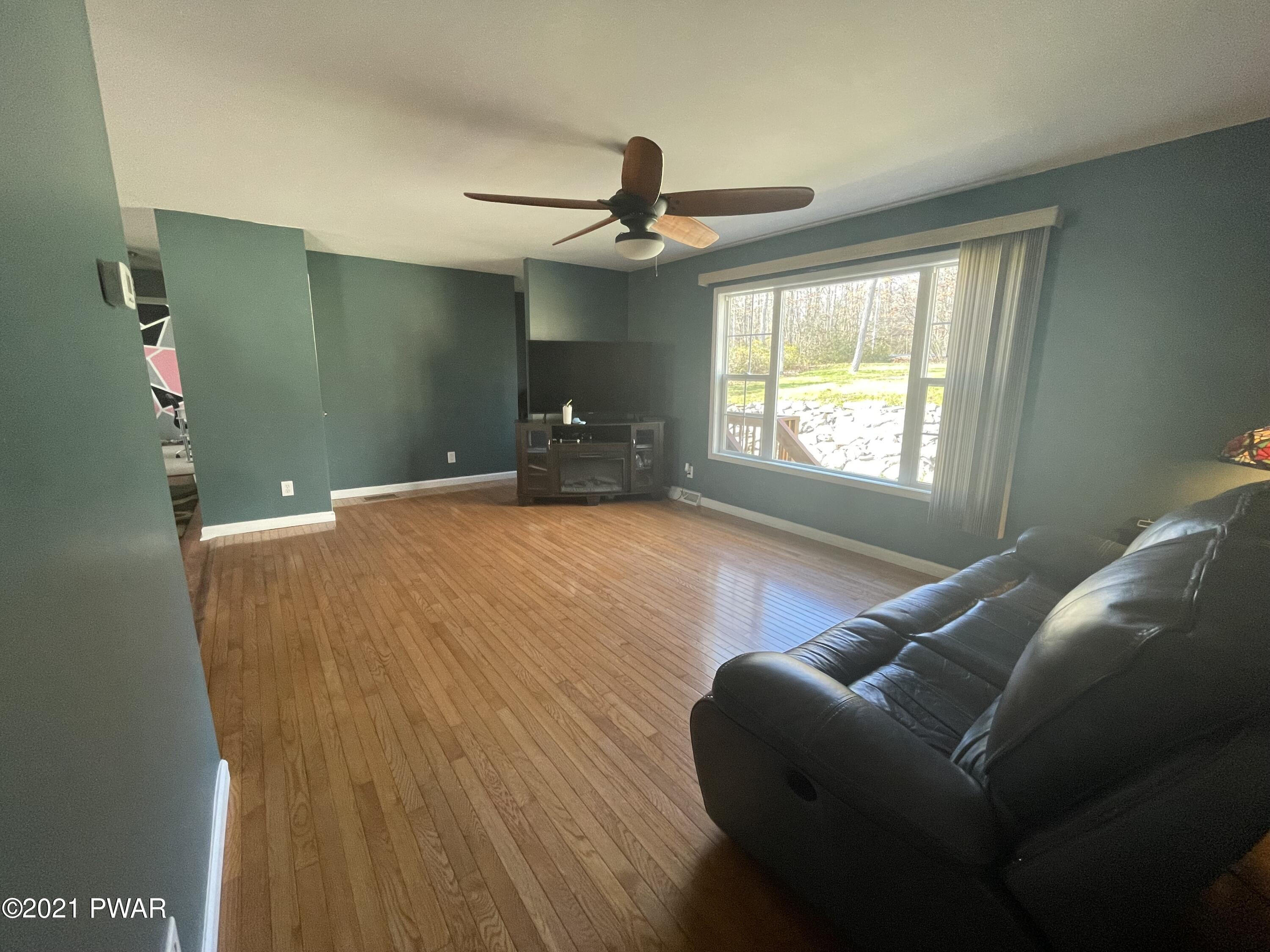 130 Hay Road Milford, PA 18337 - Photo 15 of 47 Living Room