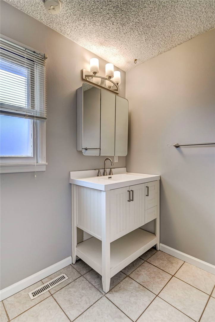 4633 Butler Drive Decatur, IL 62526 - Photo 20 of 45 Gallery Image 20