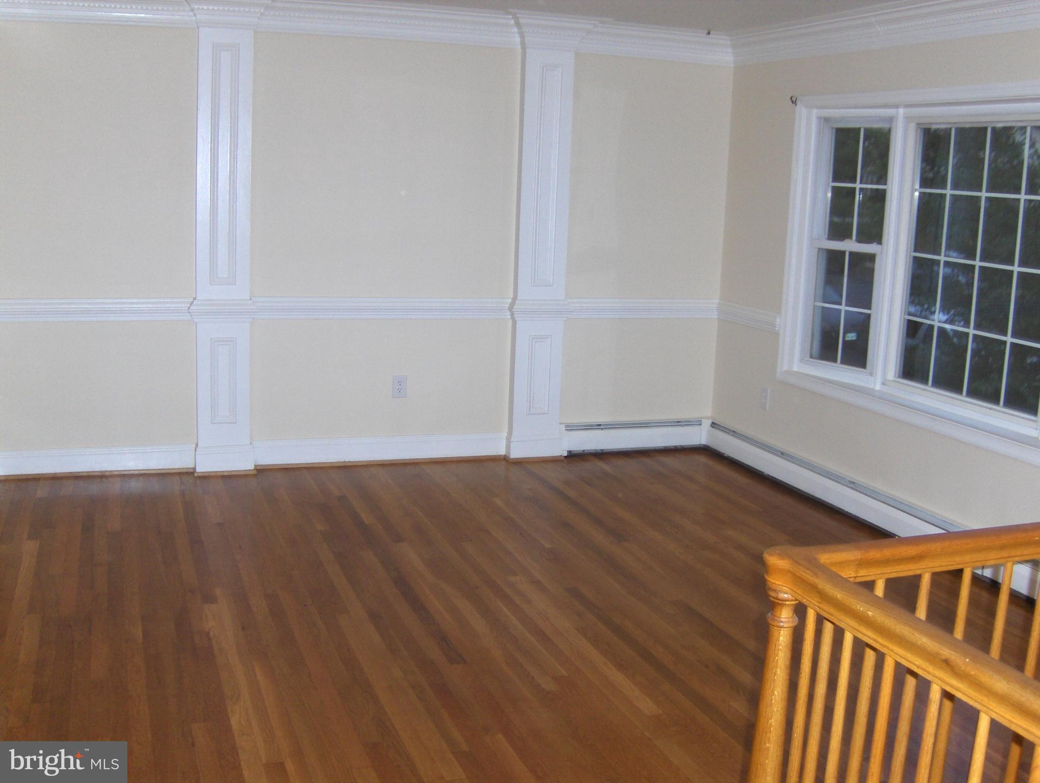 4814 Kilbane Road Woodbridge, VA 22193 - Photo 2 of 21 Living Room