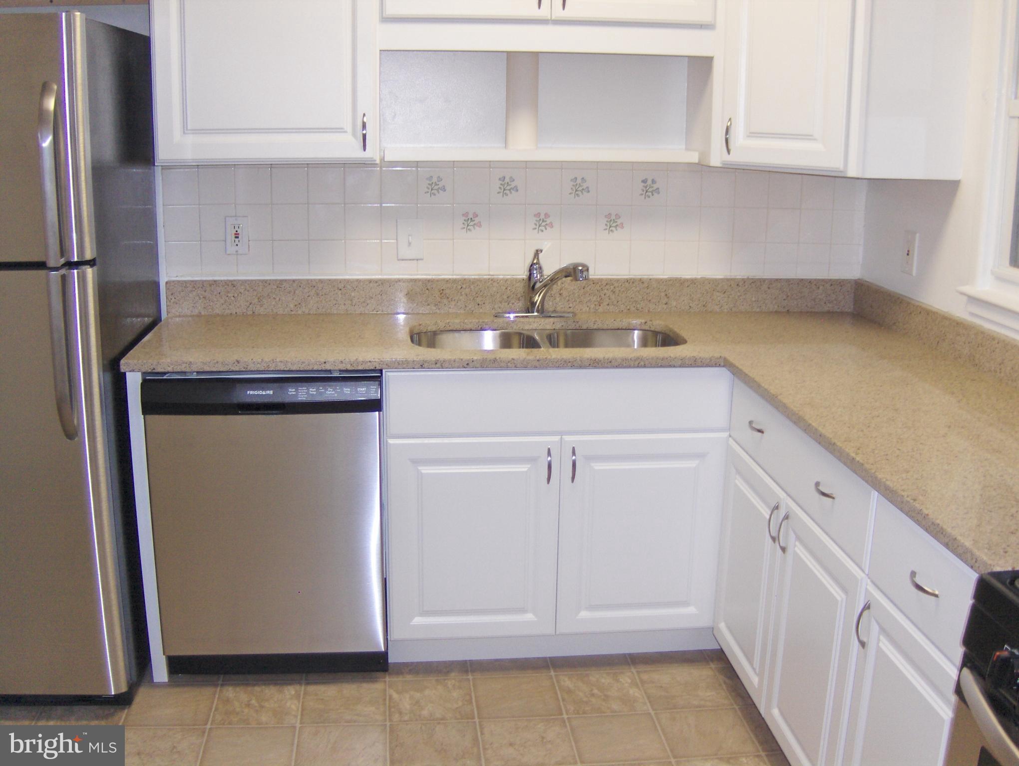 4814 Kilbane Road Woodbridge, VA 22193 - Photo 4 of 21 Kitchen