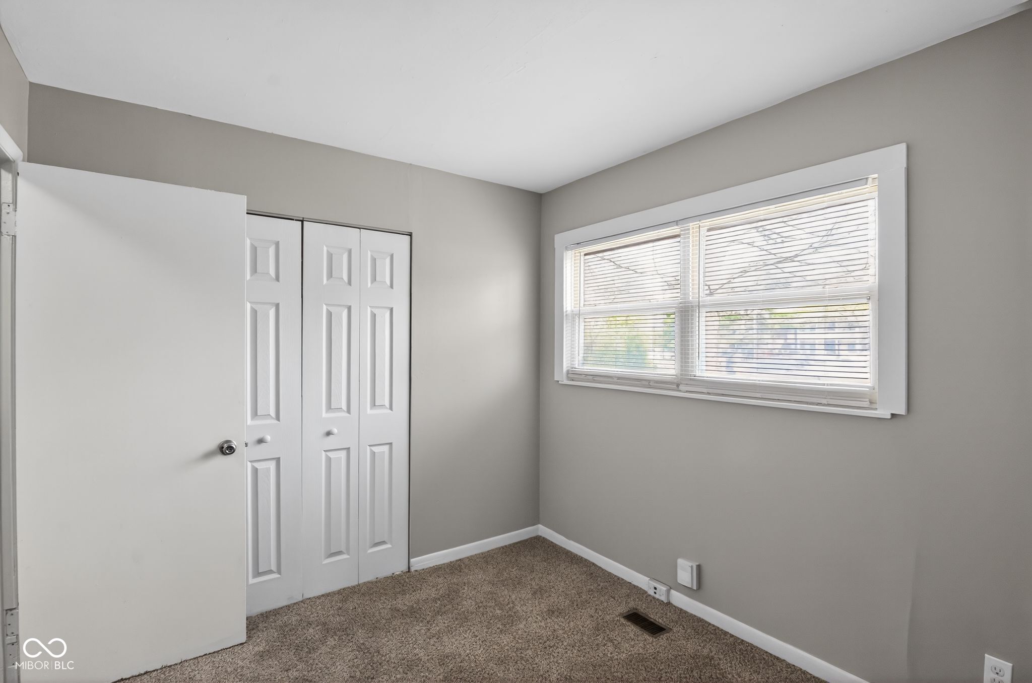 4002 Mitthoeffer Road Indianapolis, IN 46235 - Photo 11 of 36