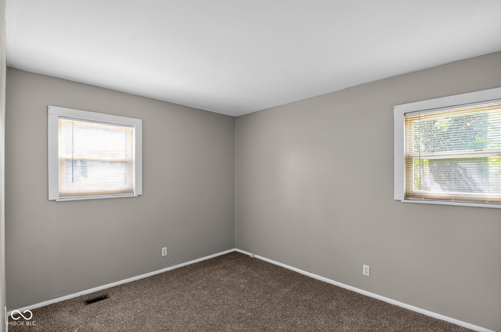 4002 Mitthoeffer Road Indianapolis, IN 46235 - Photo 21 of 36