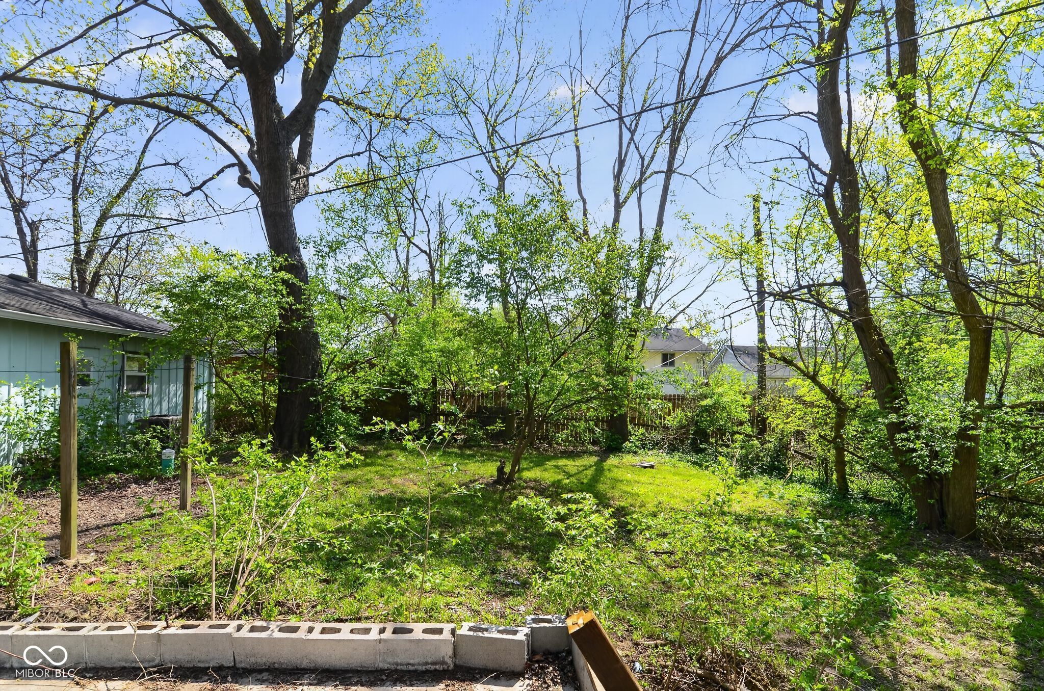 4002 Mitthoeffer Road Indianapolis, IN 46235 - Photo 3 of 36