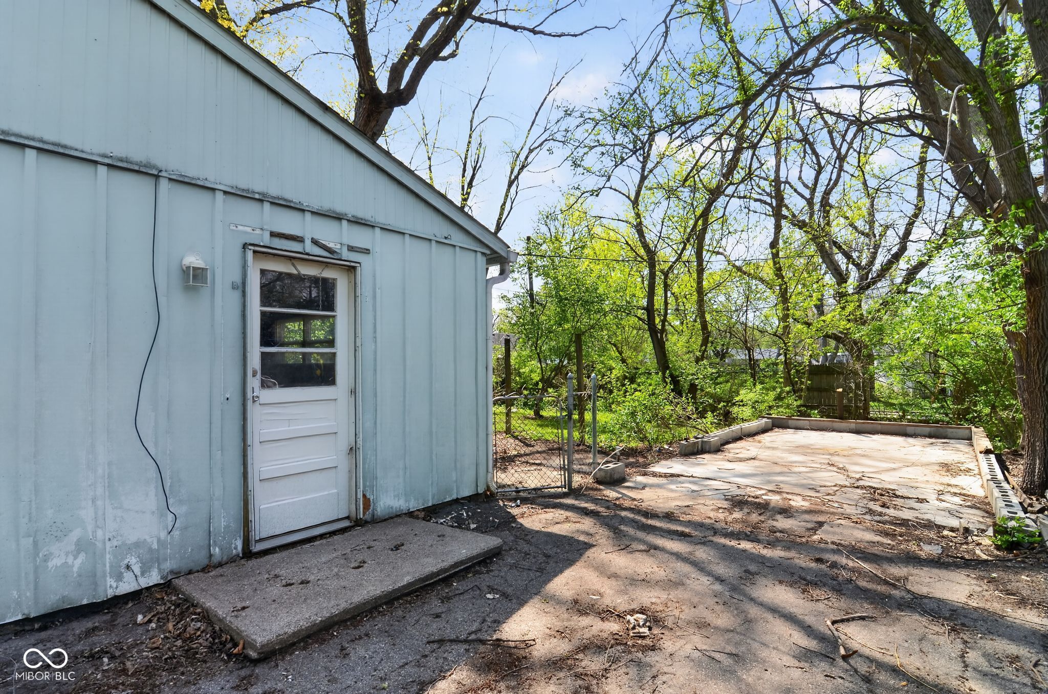 4002 Mitthoeffer Road Indianapolis, IN 46235 - Photo 4 of 36