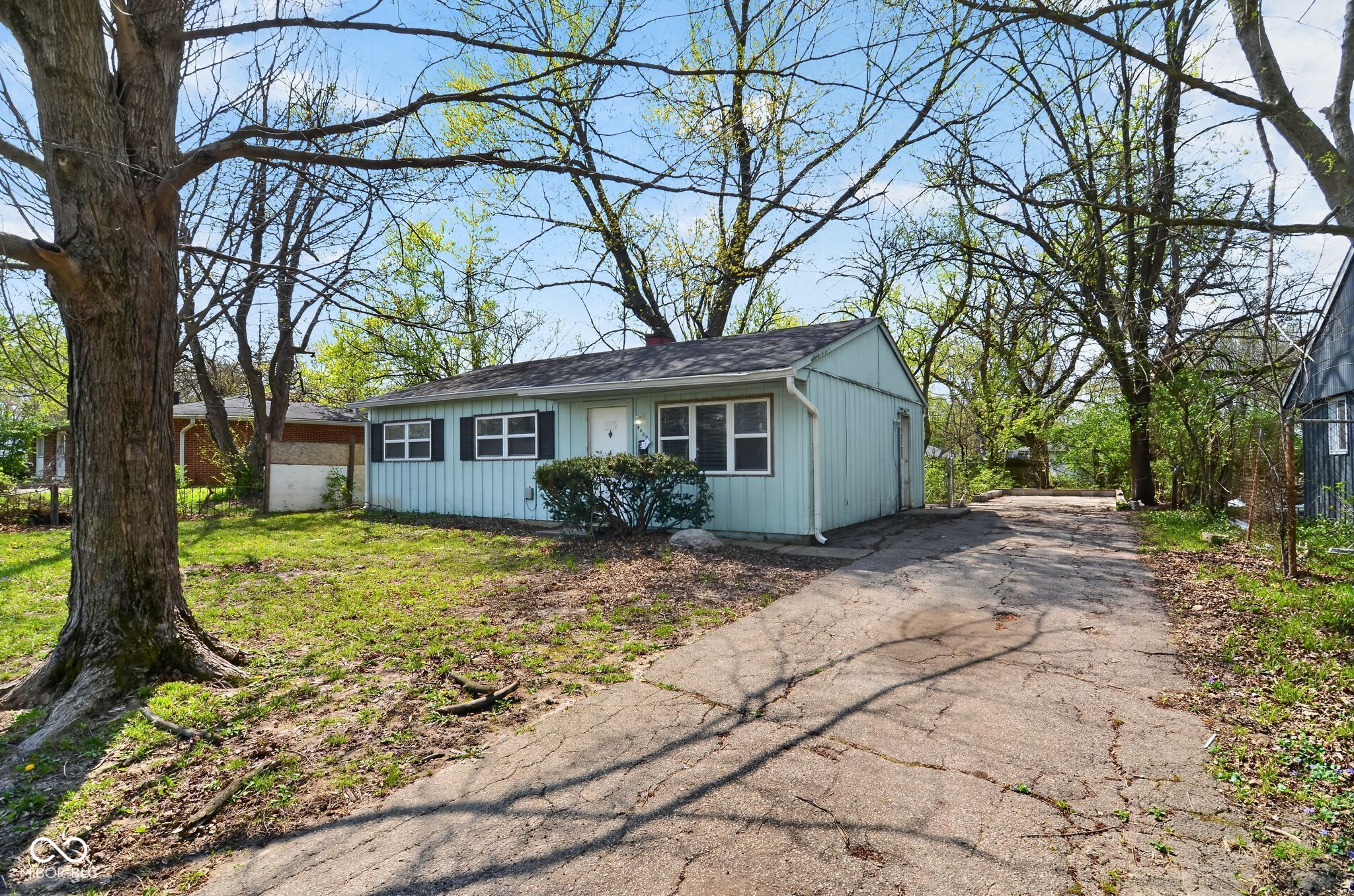 4002 Mitthoeffer Road Indianapolis, IN 46235 - Photo 6 of 36