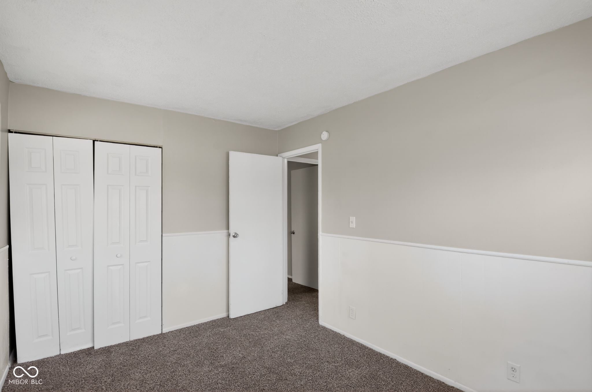 4002 Mitthoeffer Road Indianapolis, IN 46235 - Photo 9 of 36