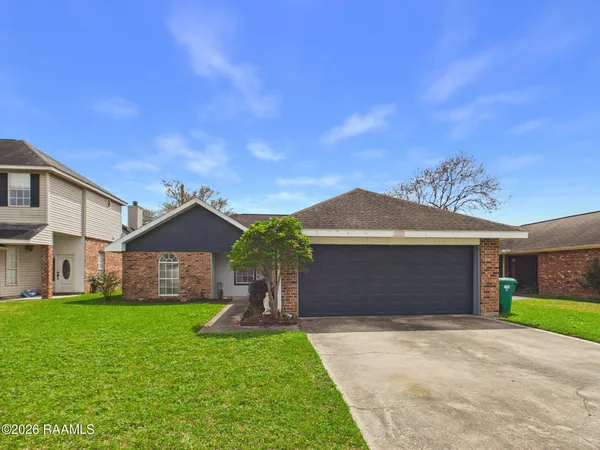 $2,000 | 115 La Rue Vil, Lafayette, LA 70508