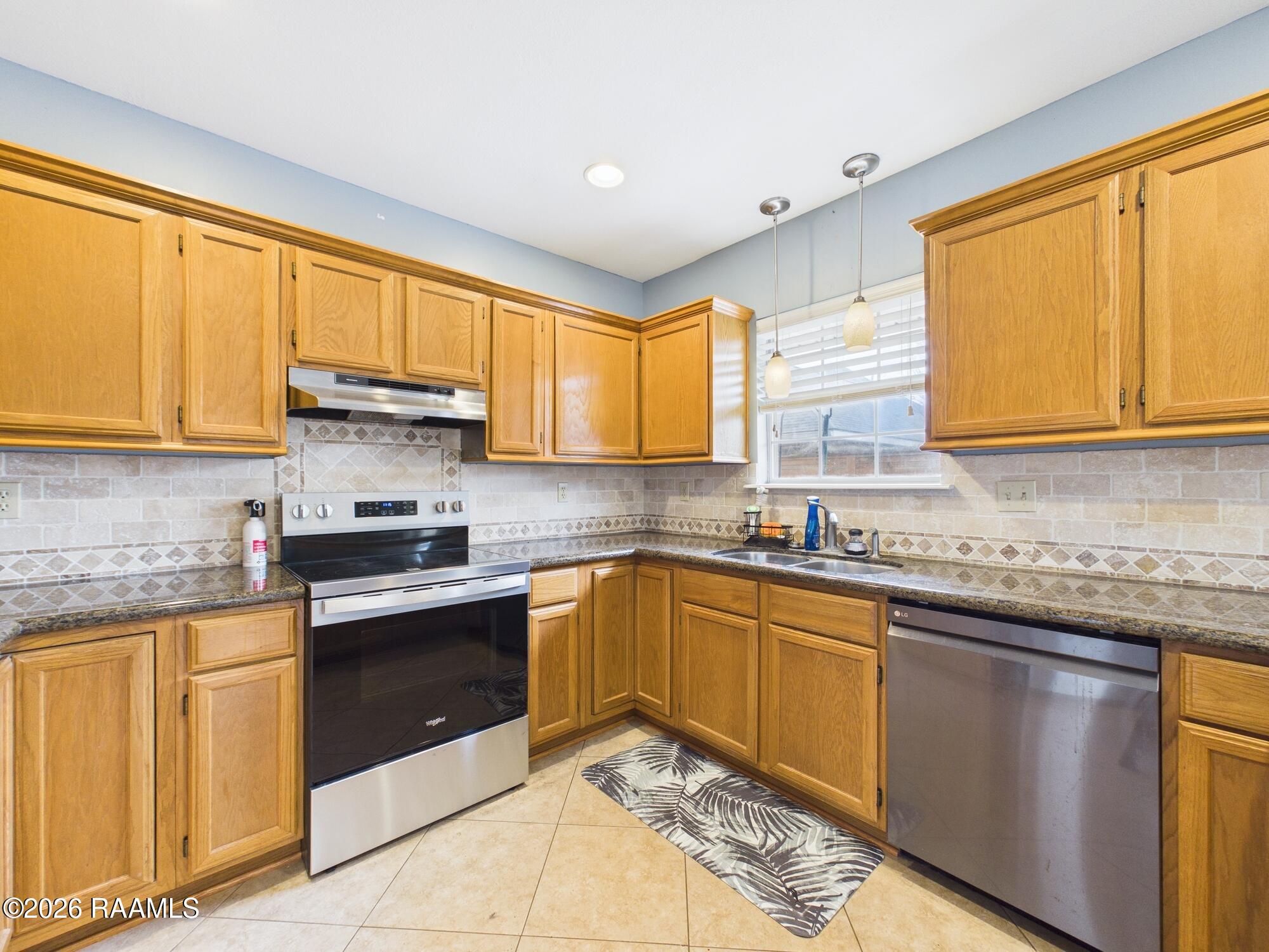 115 La Rue Vil Lafayette, LA 70508 - Photo 11 of 39 CAM06258G6-PR0046-STILL011