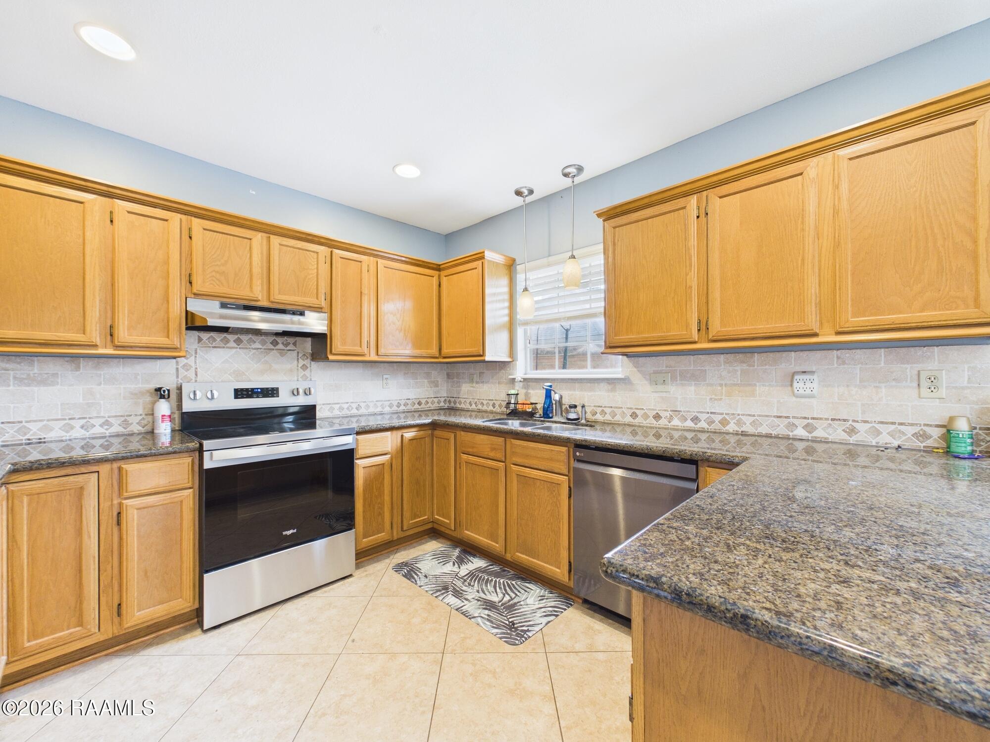 115 La Rue Vil Lafayette, LA 70508 - Photo 14 of 36 CAM06258G6-PR0046-STILL014