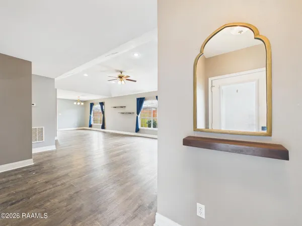 $2,000 | 115 La Rue Vil, Lafayette, LA 70508