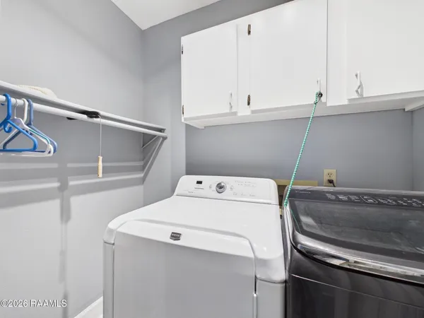 $2,000 | 115 La Rue Vil, Lafayette, LA 70508