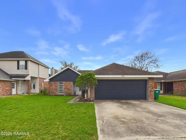 $2,000 | 115 La Rue Vil, Lafayette, LA 70508