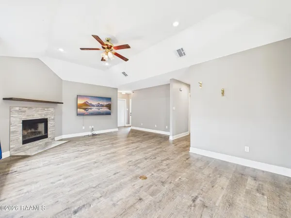 $1,900 | 115 La Rue Vil, Lafayette, LA 70508