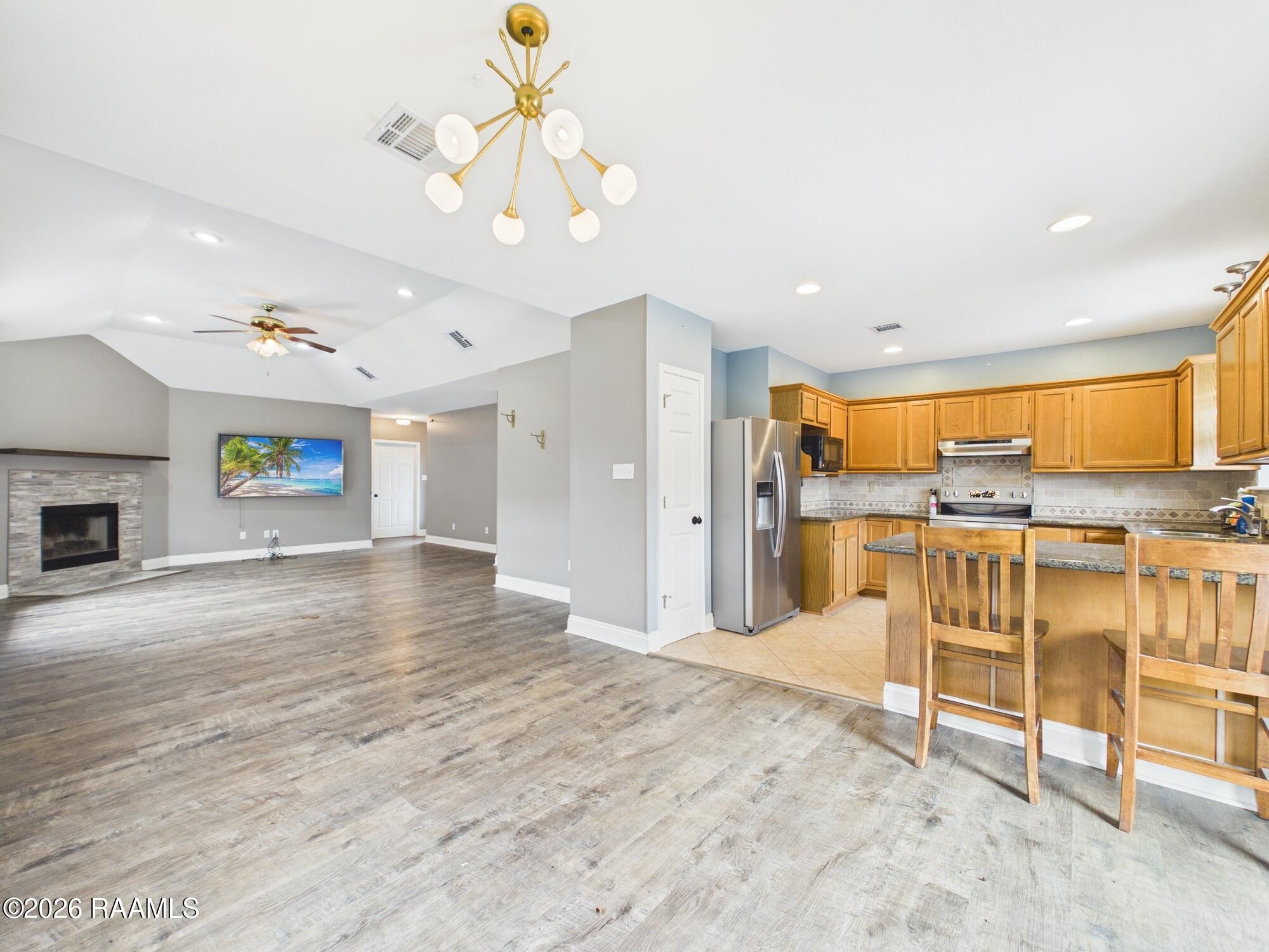 115 La Rue Vil Lafayette, LA 70508 - Photo 9 of 36 CAM06258G6-PR0046-STILL009