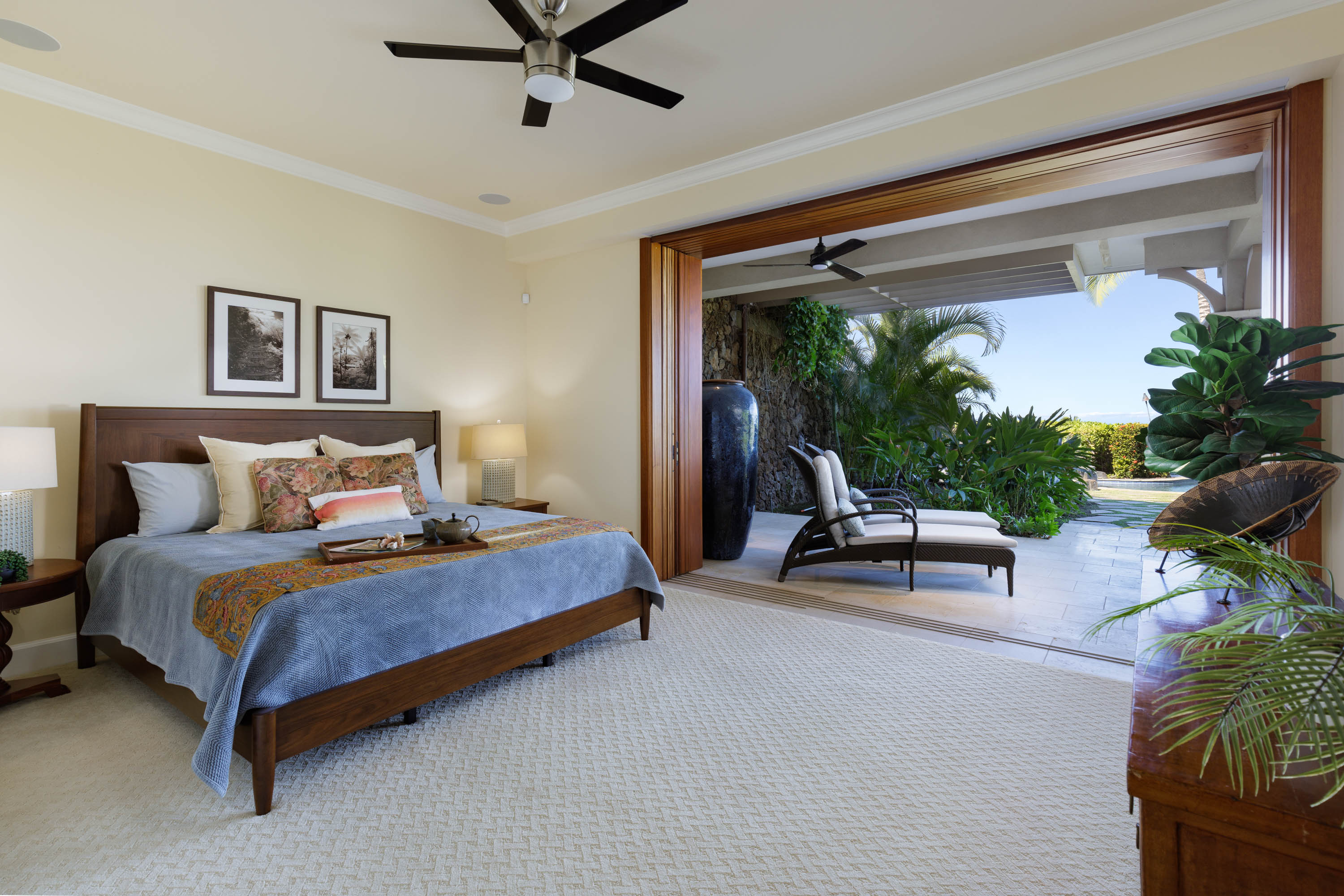 62-3979 Kaunaoa Iki Road, Unit 2A Kamuela, HI 96743 - Photo 5 of 17 a bedroom with a bed and a window