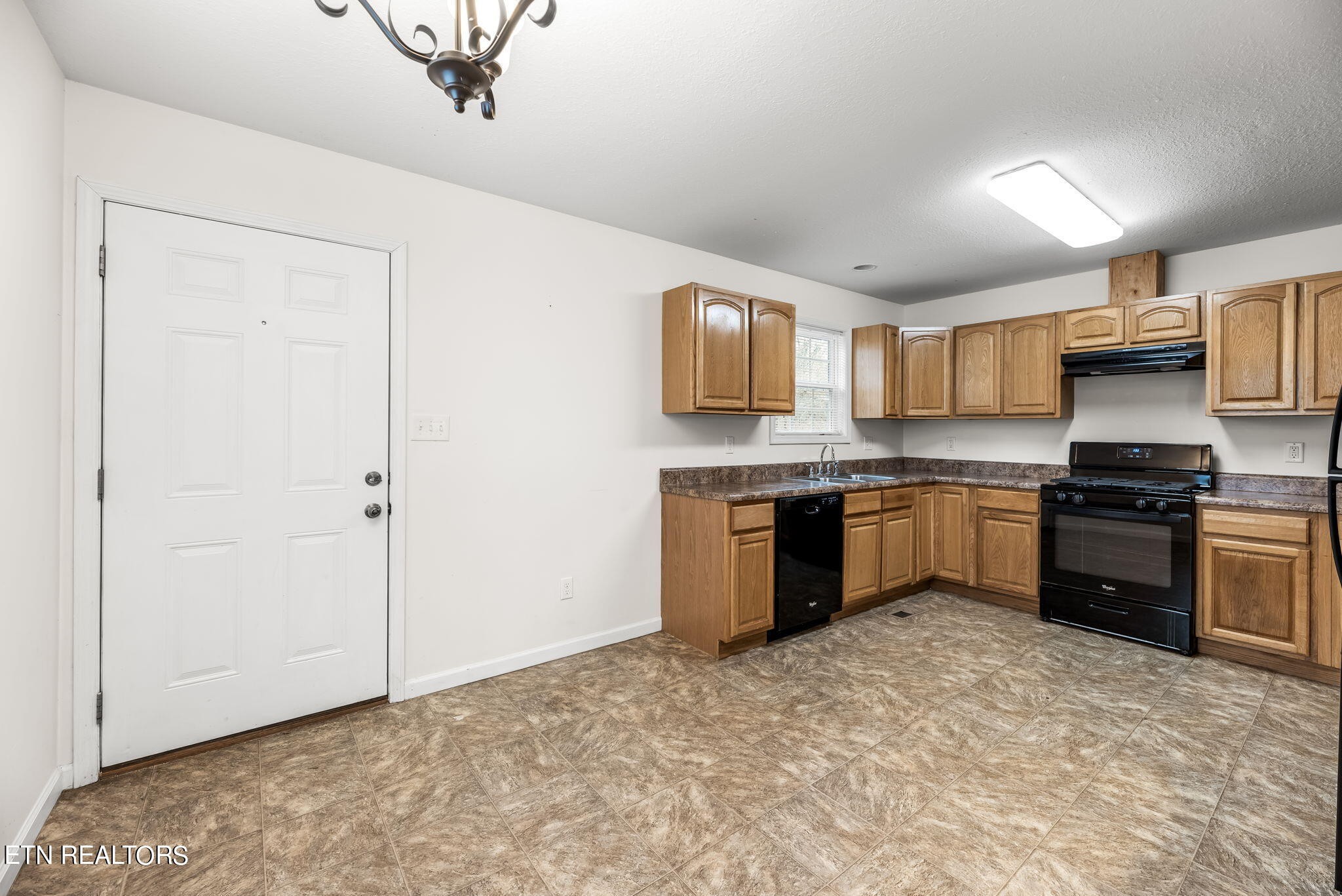 105 Houston Avenue Oak Ridge, TN 37830 - Photo 5 of 22 Gallery Image 5