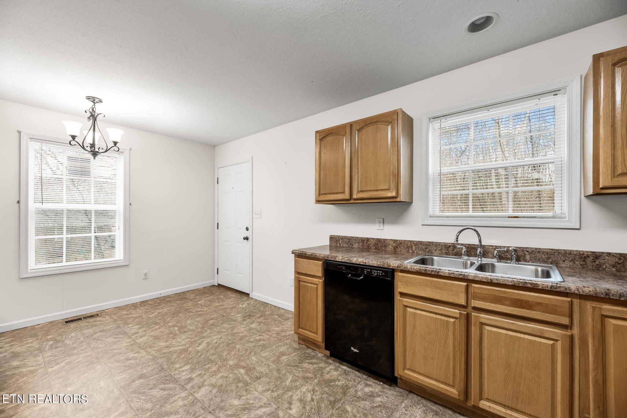 105 Houston Avenue Oak Ridge, TN 37830 - Photo 7 of 22 Gallery Image 7