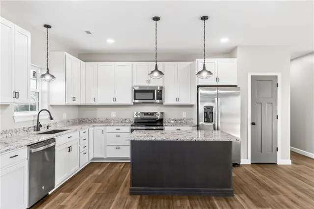 $485,000 | 201 Northeast Shinn Lane, Lathrop, MO 64465