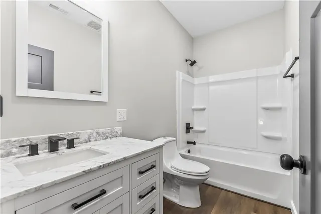 $485,000 | 201 Northeast Shinn Lane, Lathrop, MO 64465