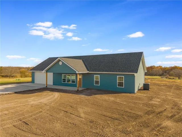 $485,000 | 201 Northeast Shinn Lane, Lathrop, MO 64465