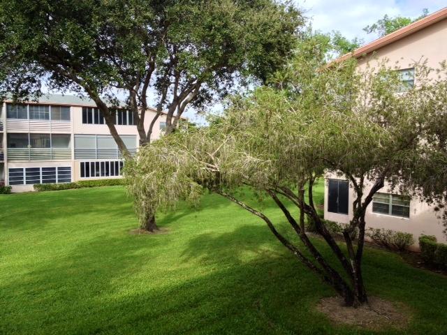 316 Mansfield H, Unit 316 Boca Raton, FL 33434 - Photo 12 of 12 garden
