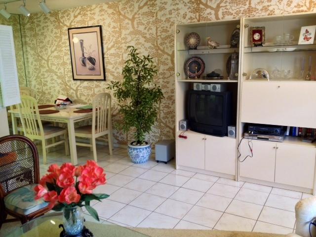316 Mansfield H, Unit 316 Boca Raton, FL 33434 - Photo 4 of 12 living3