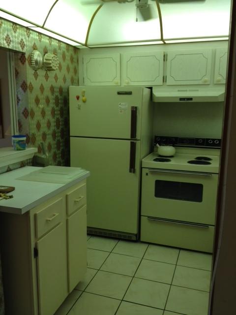 316 Mansfield H, Unit 316 Boca Raton, FL 33434 - Photo 6 of 12 kitchenyesyes