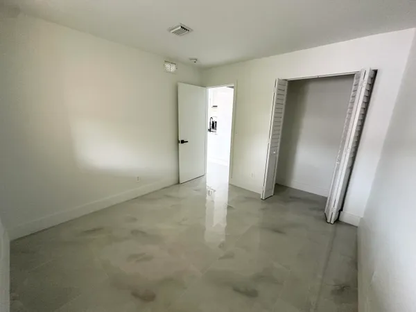 $2,400 | 10033 Winding Lake Road, Unit 204, Sunrise, FL 33351
