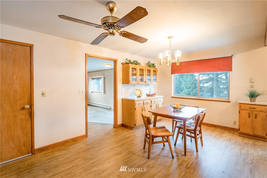631 13th Way Southwest Edmonds, WA 98020 - Photo 8 of 25 Gallery Image 8