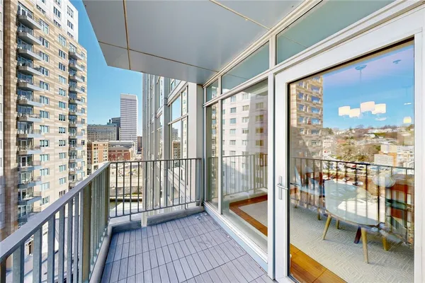 $729,000 | 200 Exchange Street, Unit 712, Providence, RI 02903