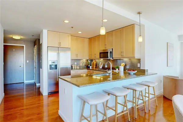 $729,000 | 200 Exchange Street, Unit 712, Providence, RI 02903