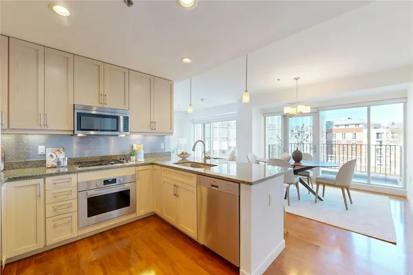 $729,000 | 200 Exchange Street, Unit 712, Providence, RI 02903