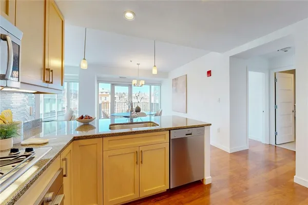 $729,000 | 200 Exchange Street, Unit 712, Providence, RI 02903