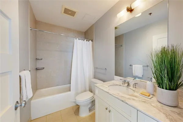 $729,000 | 200 Exchange Street, Unit 712, Providence, RI 02903