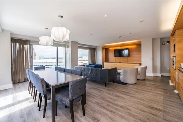 $729,000 | 200 Exchange Street, Unit 712, Providence, RI 02903