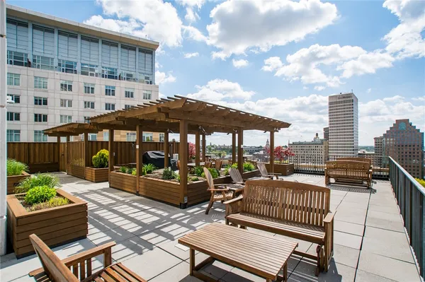 $729,000 | 200 Exchange Street, Unit 712, Providence, RI 02903