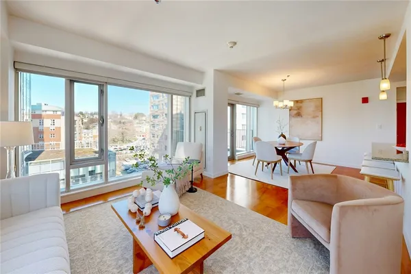 $729,000 | 200 Exchange Street, Unit 712, Providence, RI 02903