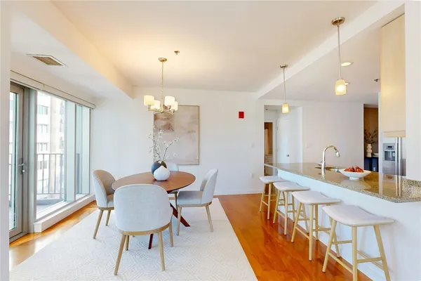 $729,000 | 200 Exchange Street, Unit 712, Providence, RI 02903