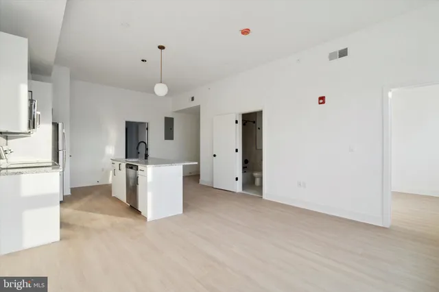 $2,075 | 1643 North 2nd Street, Unit 302, Philadelphia, PA 19122